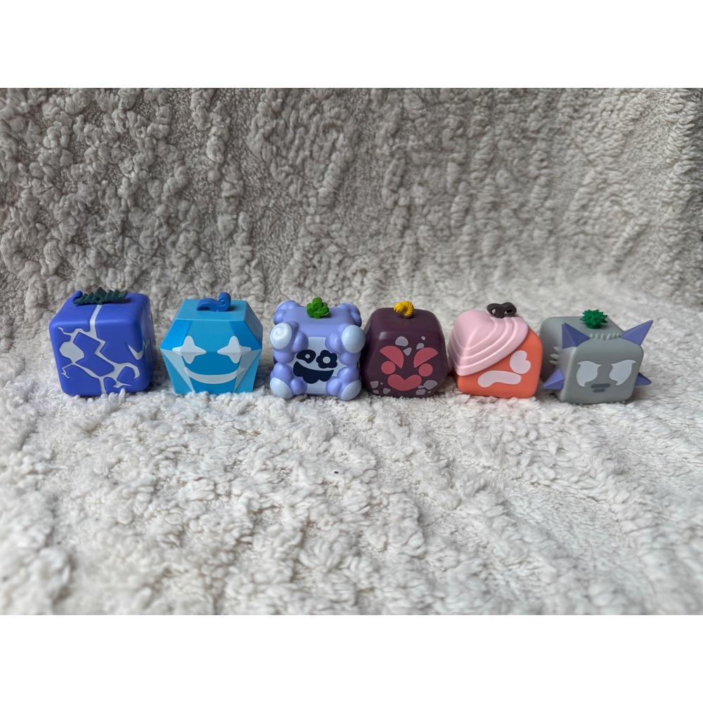 Blox Fruits‎ Mystery Minis Figure Lot of 6 No Codes